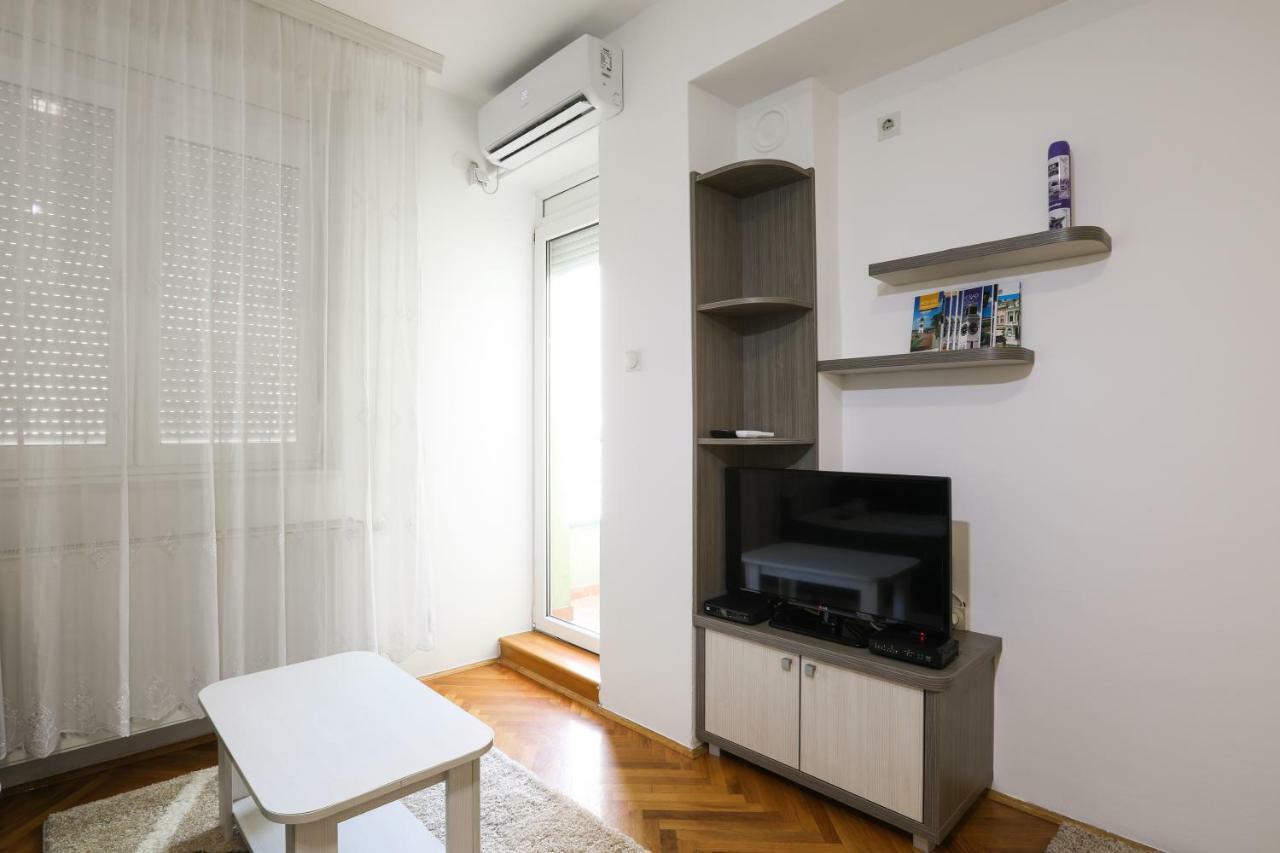 Apartment Promenada 35 Novi Sad Bagian luar foto